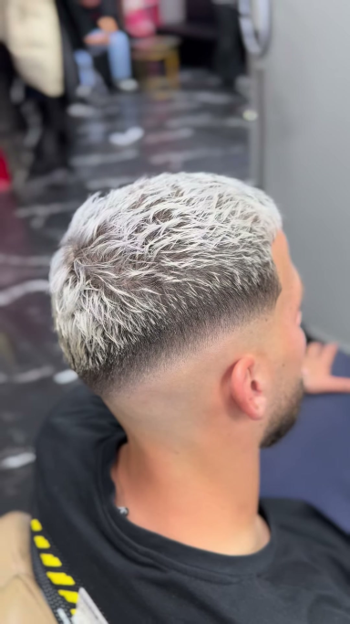 Bessi Hair, 27
