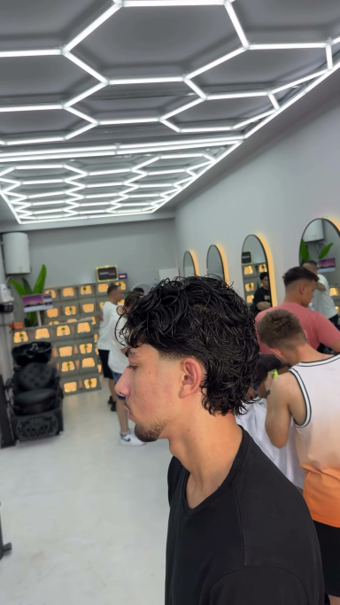 Bessi Hair, 26