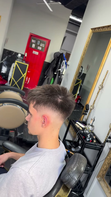 Bessi Hair, 16