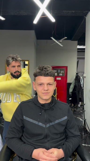 Bessi Hair, 28