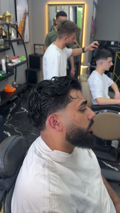 Bessi Hair, 22