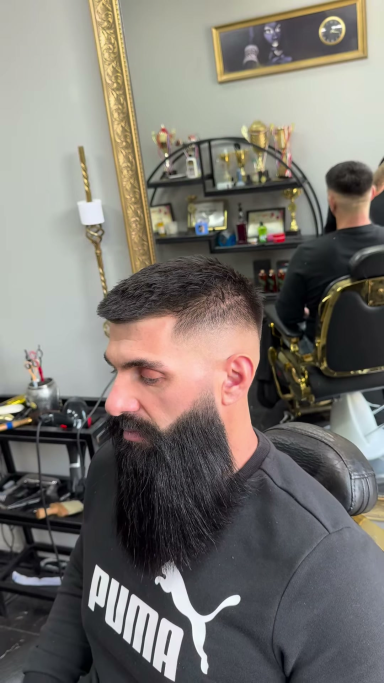 Bessi Hair, 17
