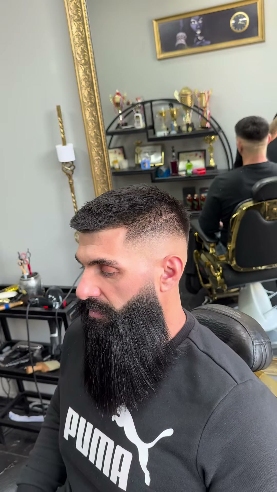Bessi Hair, 17